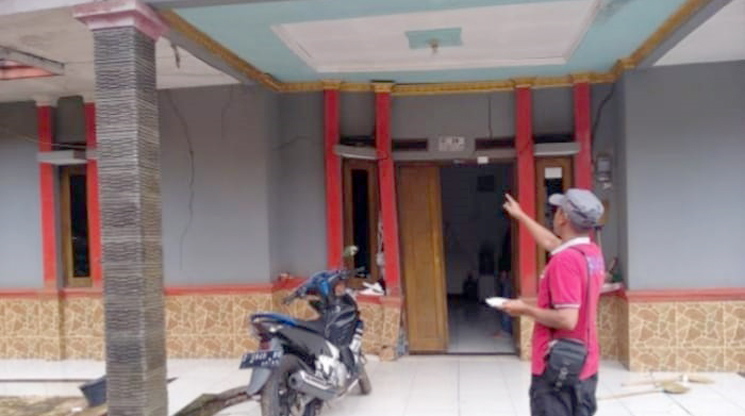 Getaran Truk Pembangunan Tol Cisumdawu Akibatkan 32 Rumah di Sumedang Utara Rusak