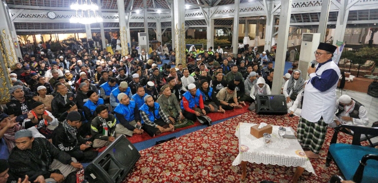 Ratusan Biker Subuhan Datangi Pendopo Bandung