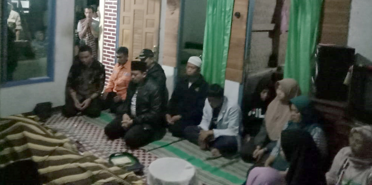 Ucapkan Duka Cita Bupati Sumedang Jenguk Keluarga Korban Longsor Dusun Cilipung 1