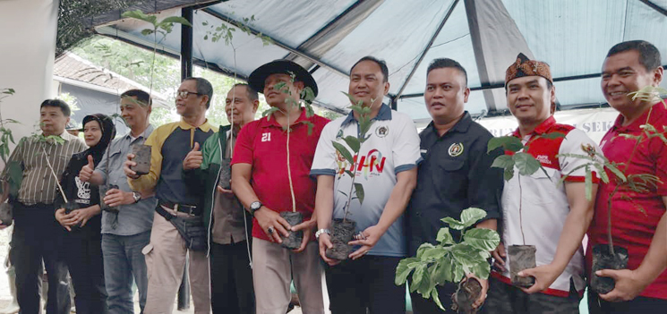 Puncak HPN 2020 PWI Kota Bandung Bersama Satgas Sektor 21 Tanam Ribuan Pohon di Cimahi 1