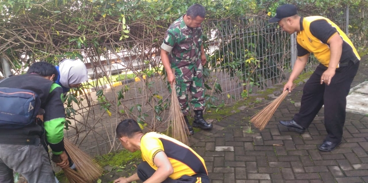 Antisipasi Penyebaran Covid 19 Anggota Koramil 10