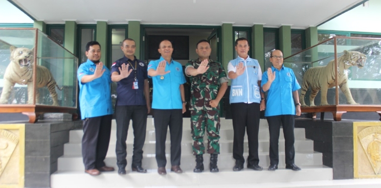 BNN Kab Sumedang Datangi Yonif Raider 301 PKS