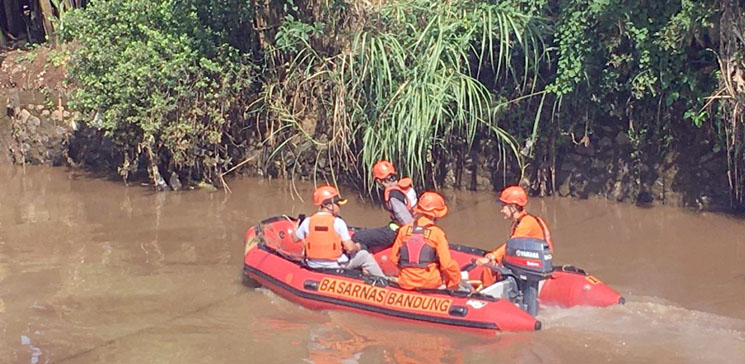 Hari Kedua Pencarian Satu Orang Tenggelam di Sungai Cisangkuy