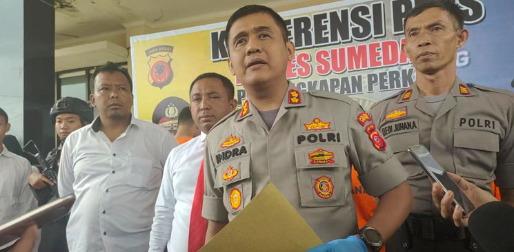 Kelima Tersangka Dihadirkan Kapolres Sumedang Gelar Perkara Pengeroyokan CP