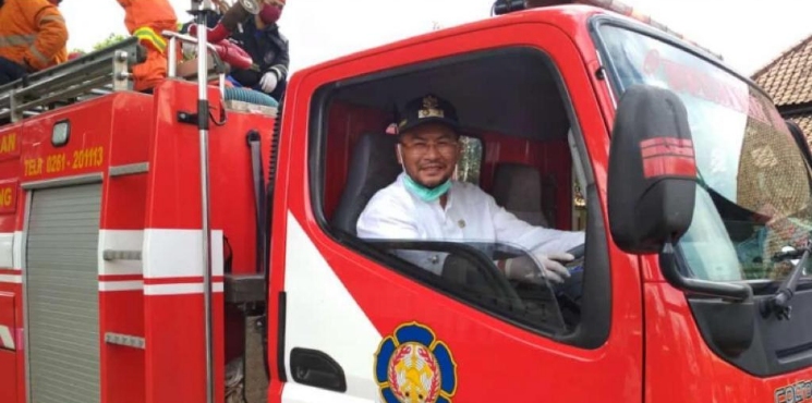 Kemudikan Damkar Wakil Bupati Sumedang Berperang