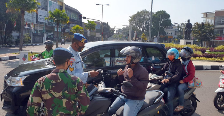 Bersama Lawan Corona Alumni AAU 2004 Bagikan Ribuan Masker 3
