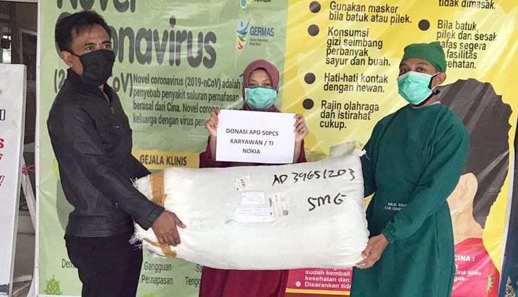Peduli Tenaga Medis Alumni SMANSA 1988 Salurkan Bantuan APD untuk RSUD dan Puskesmas di Sumedang