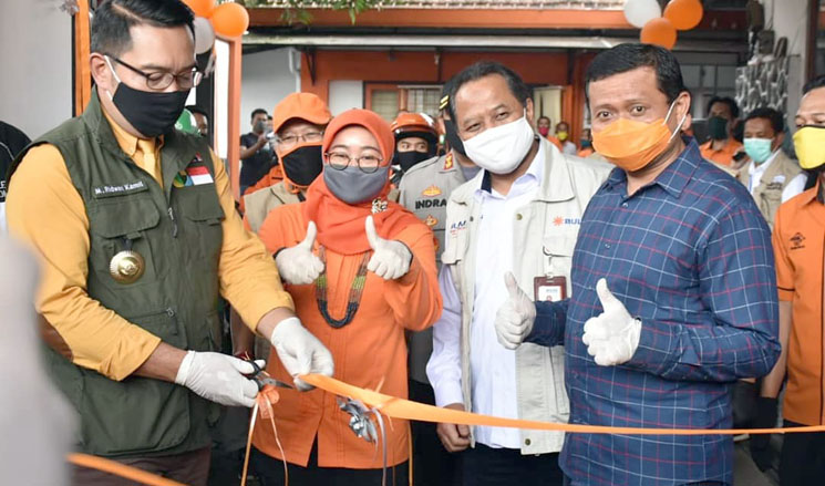 Pemprov Jabar Launching Pendistribusian Bantuan KTRS yang Terdampak Covid 19 di Sumedang