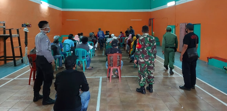 Terdampak Covid 19 452 KK di Cipacing Terima BST