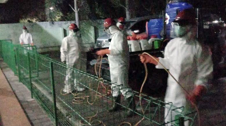 BREAKING NEWS Warga Tanjungmedar Dibawa ke RSUD Sumedang Karena Positif Covid 19