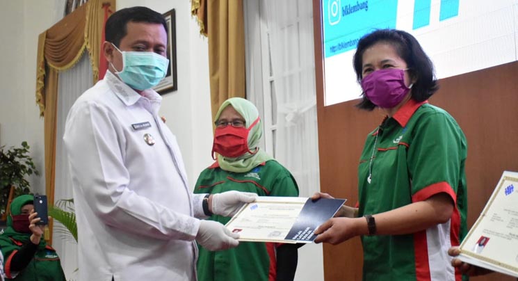 Tanggap Covid 19 64 Warga Sumedang Ikuti Pelatihan Pembuatan Handsanitizer