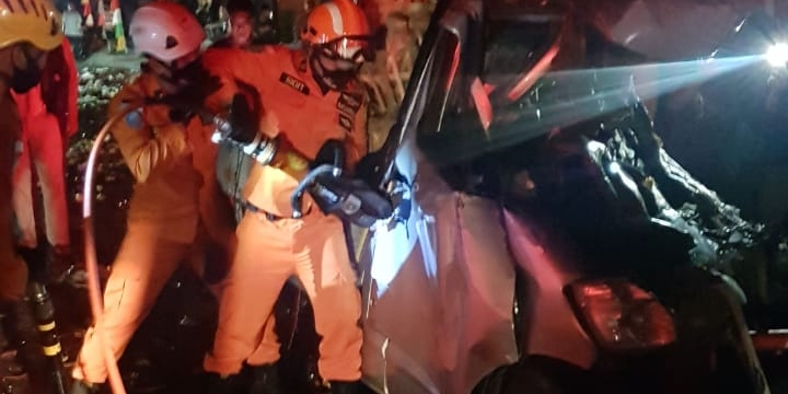 Tim SAR Gabungan Berhasil Mengevakuasi Satu Orang