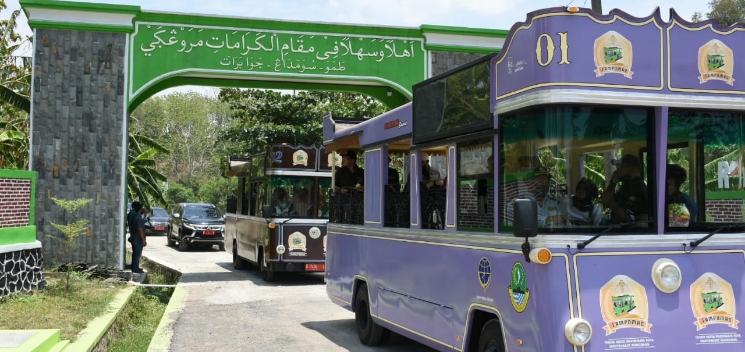 Naik Bus Tanpomas Forkopimda Sumedang Jajaki Des