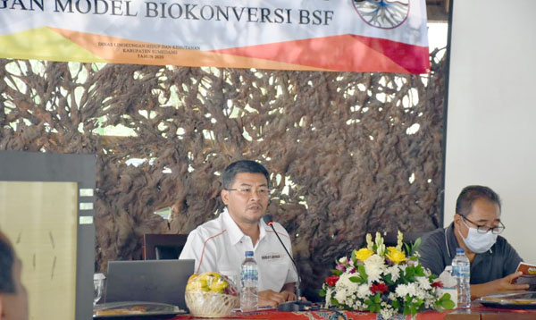 DLHK Sumedang Gelar Pelatihan Sampah Organik di Dusun Ciburial