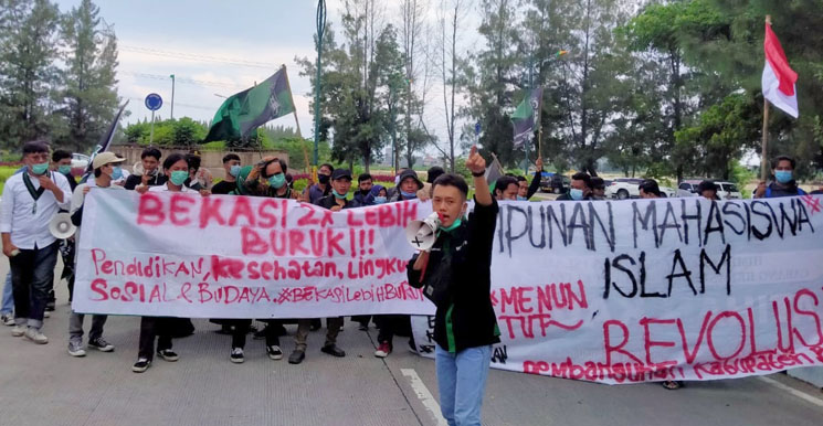 Demo Aksi Mahasiswa HMI Kab. Bekasi Hari Ini Diwarnai Kekecewaan 2