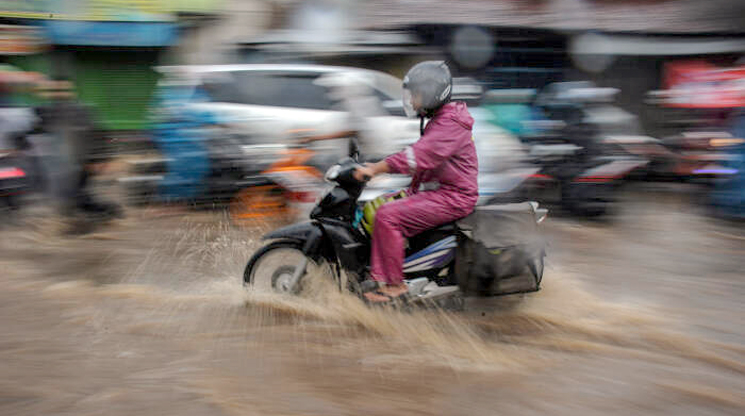 Banjir di Jalan Raya Cinunuk