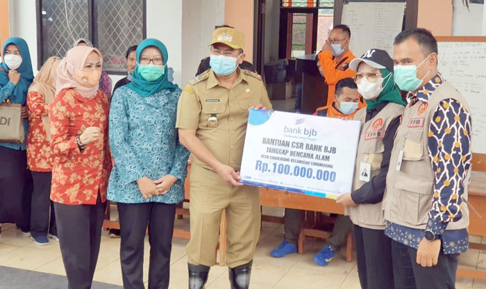 Cimanggung Berkabung Uluran Tangan bank bjb Bantu Korban Longsor Sumedang 1