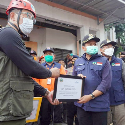 Cimanggung Berkabung Uluran Tangan bank bjb Bantu Korban Longsor Sumedang 2 Cimanggung Berkabung Uluran Tangan bank bjb Bantu Korban Longsor Sumedang 2