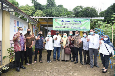 Wakil Ketua DPRD Jabar Achmad Ruyat bersama Komisi V saat kunker ke Kampung Berkualitas