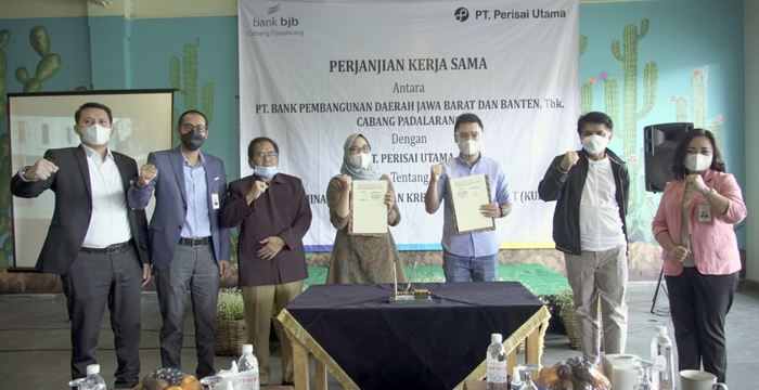bank bjb Salurkan KUR Kepada Tenant Wisata Lembang