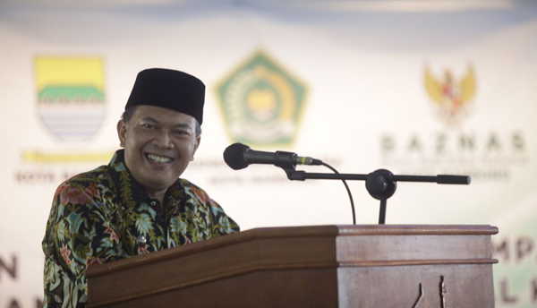 Oded melantik sekaligus mengambil sumpah dan janji pengurus baru Baznas