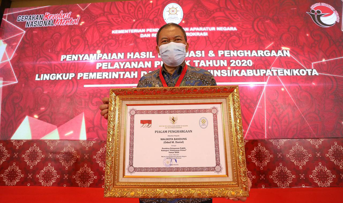Wali Kota Bandung Dan Dua Dinas Raih Penghargaan Dari Menpan Rb