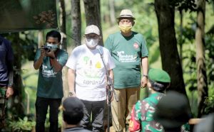Hari Bumi Pemkot Bandung Tanam 3000 Pohon Kopi Hari Bumi Pemkot Bandung Tanam 3000 Pohon Kopi