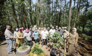 memperingati hari bumi dunia atau Earth Day memperingati hari bumi dunia atau Earth Day