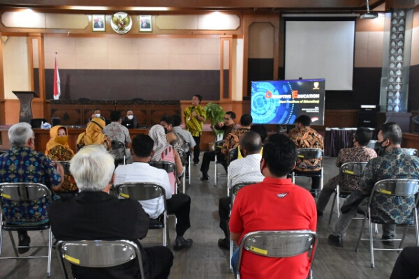 photostudio 1618571322769