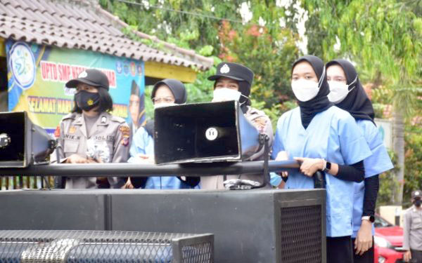 Bareng Dokter dokter Cantik Kapolres Banjar Ajak Lansia Ikuti Vaksinasi Covid 19