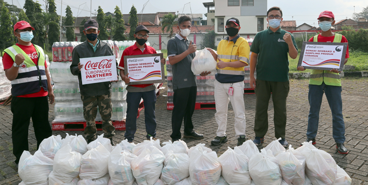 Coca Cola Europacific Partners Indonesia Berbagi Kebahagiaan di Bulan Ramadhan 1442 H 1