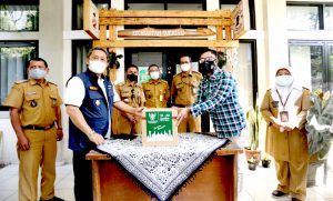 Kecamatan Sukasari Salurkan Ratusan Al Quran Untuk 63 Dkm