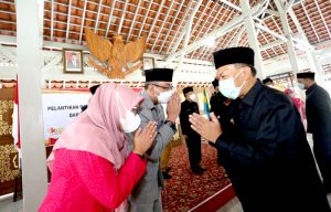 Lantik Kepala BKAD dan DLHK