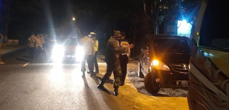 Petugas Gabungan Lakukan Penyekatan Perbatasan