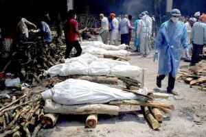 Proses Pembakaran Mayat Terkena Covid 19 di India Proses Pembakaran Mayat Terkena Covid 19 di India