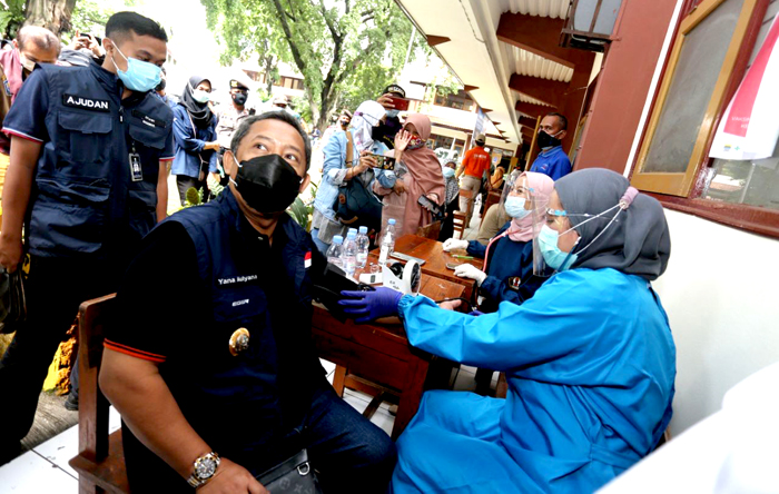 Siapkan PTM Pemkot Bandung Pastikan Vaksinasi TPK Sesuai Target