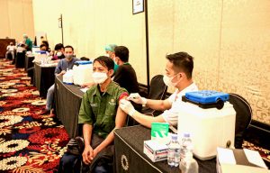 vaksinasi kolaborasi dari Dinas Budaya dan Pariwisata