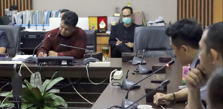 Komisi B DPRD Kota Bandung menerima Audiensi P5K dan Perumda Pasar Juara di Gedung DPRD Kota Bandung, Kamis (31/3/2022). Indra/Humpro DPRD Kota Bandung.
