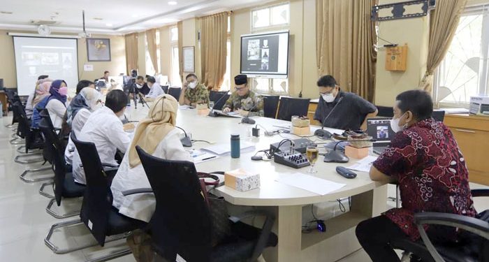 Komisi D DPRD Kota Bandung menyelenggarakan Rapat Kerja bersama Dinkes Kota Bandung dan Rumah Sakit Hasan Sadikin, di Ruang Rapat Komisi D, Kamis (02/06/2022). Alam/Humpro DPRD Kota Bandung.