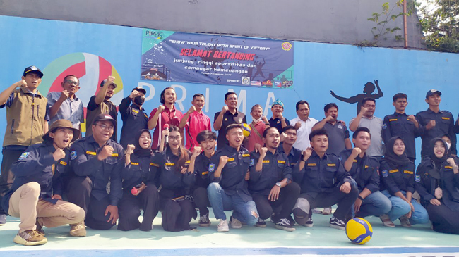 Ketua DPRD Kota Bandung, H. Tedy Rusmawan, A.T., M.M., menghadiri Bandung Volley Ball Competition Karang Taruna Cipamokolan, di Kawasan Rancasari, Kota Bandung, Sabtu (3/9/2022).
