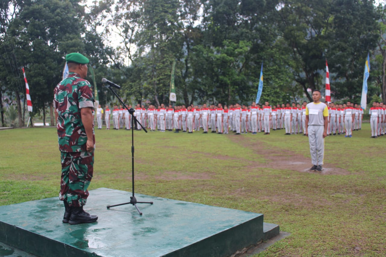 Kasdim 0610/Sumedang Membuka Kegiatan Latihan Dasar Kepemimpinan Siswa ...