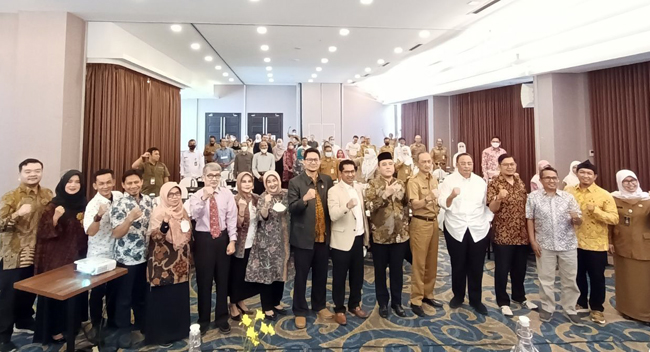 Panitia Khusus (Pansus) 7 DPRD Kota Bandung menghadiri acara FGD Raperda tentang Kemudahan, Pemberdayaan, Pengembangan, Pengawasan, dan Perlindungan Koperasi dan Usaha Mikro Kota Bandung, di Grand Tebu Hotel, Senin (31/10/2022). Nuzon/Humpro DPRD Kota Bandung