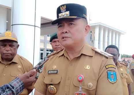 Pj. Bupati Maybrat, Bernhard E. Rondonuwu