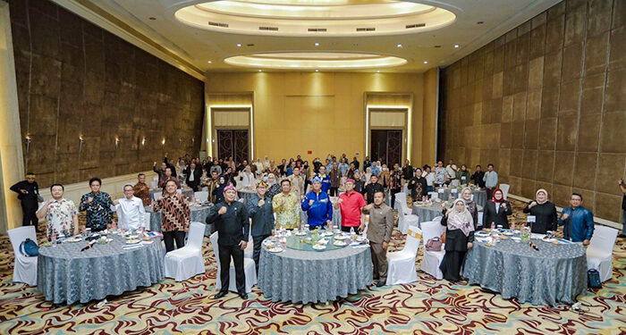 Pimpinan dan Anggota DPRD Kota Bandung menghadiri Evaluasi Kinerja Badan Usaha Milik Daerah Kota Bandung Tahun 2023, di Hotel Harris, Bandung, Kamis (14/09/2023). Jaja/Humpro DPRD Kota Bandung.