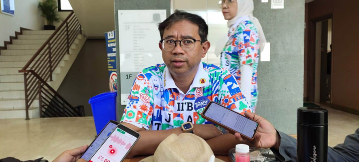 Sekretaris ITB, Prof. Dr. Ing. Ir Widjaja Martokusumo