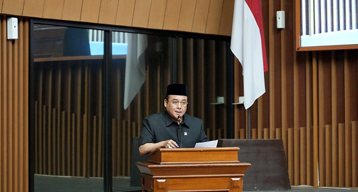 DPRD Kota Bandung menggelar Rapat Paripurna dengan agenda penyampaian Pemandangan Umum Fraksi terhadap usulan lima Raperda Baru Kota Bandung, Kamis (26/10/2023). Wawan/Humpro DPRD Kota Bandung.