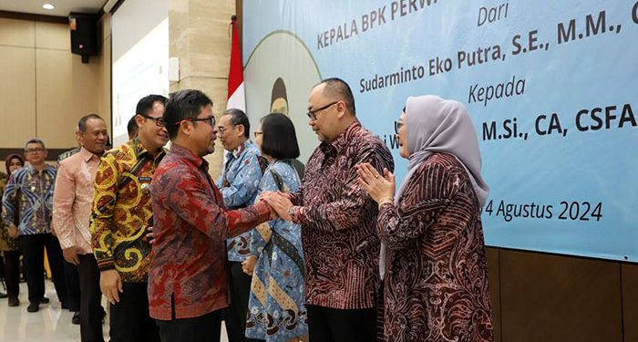 Ketua Sementara DPRD Kota Bandung H. Agus Andi Setyawan, menghadiri sertijab Kepala BPK Perwakilan Jawa Barat, di Kantor BPK Jawa Barat, Bandung, Rabu, 14 Agustus 2024. Indra/Humpro DPRD Kota Bandung.