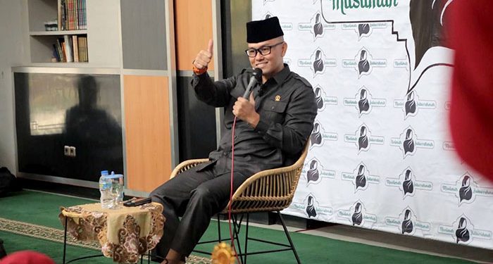 Wakil Ketua II DPRD Kota Bandung, Dr. H. Edwin Senjaya, S.E., M.M., menghadiri undangan pengajian majelis taklim yang digelar Muslimah Baiturrahmah, di Masjid Baiturrahmah, Riung Bandung, Kecamatan Rancasari, Kamis 17 Oktober 2024. Robby/Humpro DPRD Kota Bandung