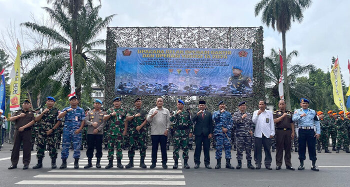 Ketua Komisi III DPRD Kota Bandung Agus Hermawan, S.A.P., menghadiri apel gelar Operasi Penegakan Ketertiban (Gaktib) dan Operasi Yustisi Polisi Militer Tahun 2025, di Jalan Diponegoro, Bandung, Senin 10 Februari 2025. Ridhwan/Humpro DPRD Kota Bandung.