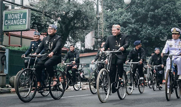 Kota Bandung Masih di Jalan Persimpangan